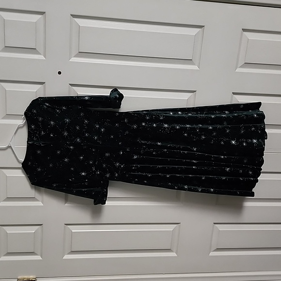 Unique Vintage Holiday Star Dress - Picture 3 of 4